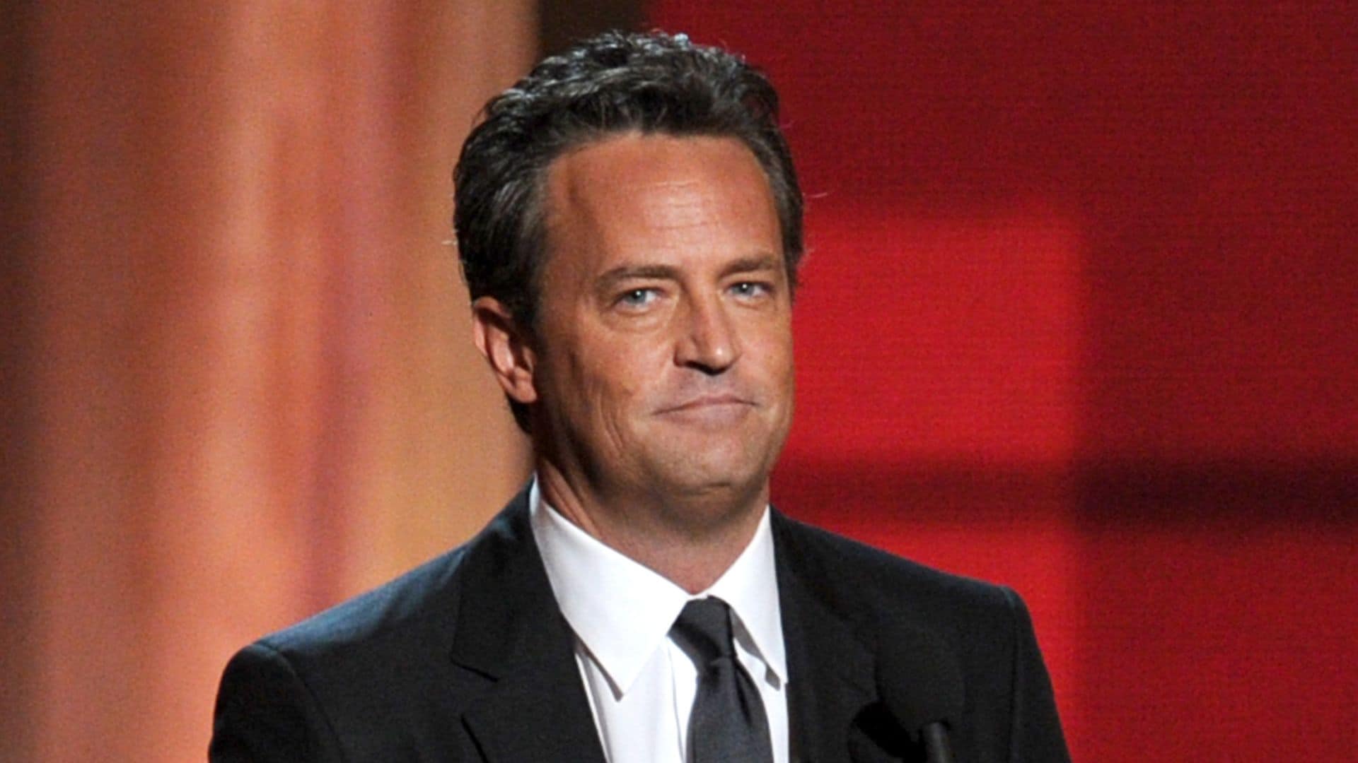 Matthew Perry aún no descansa en paz: un año después de la muerte del famoso actor de 'Friends' salen nuevos culpables