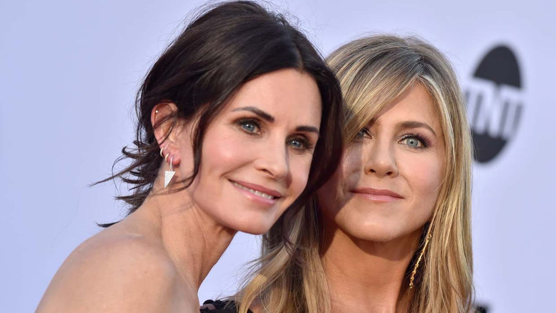 Jennifer Aniston y Courteney Cox se unen de nuevo por una buena causa