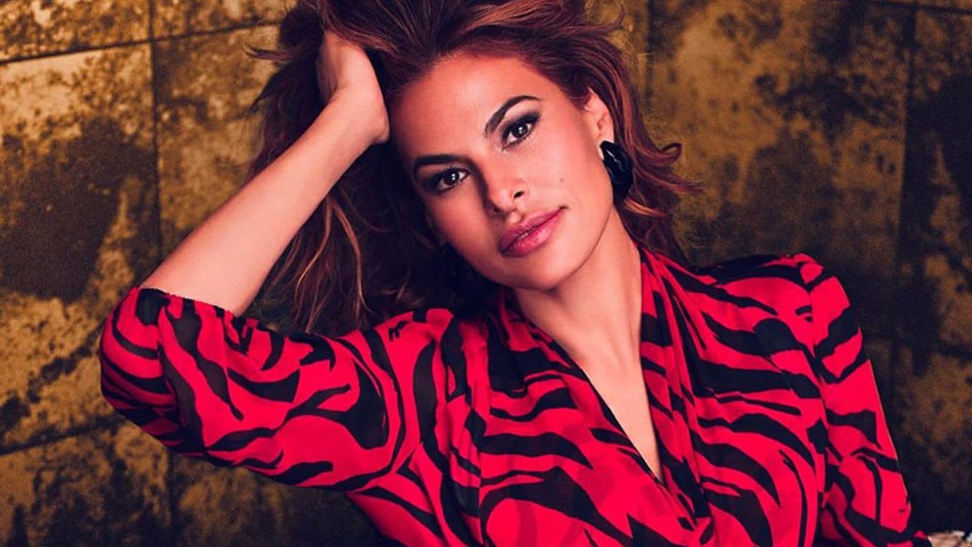 Eva Mendes diseña el 'look animal print' que nos gustaría ver en doña Letizia