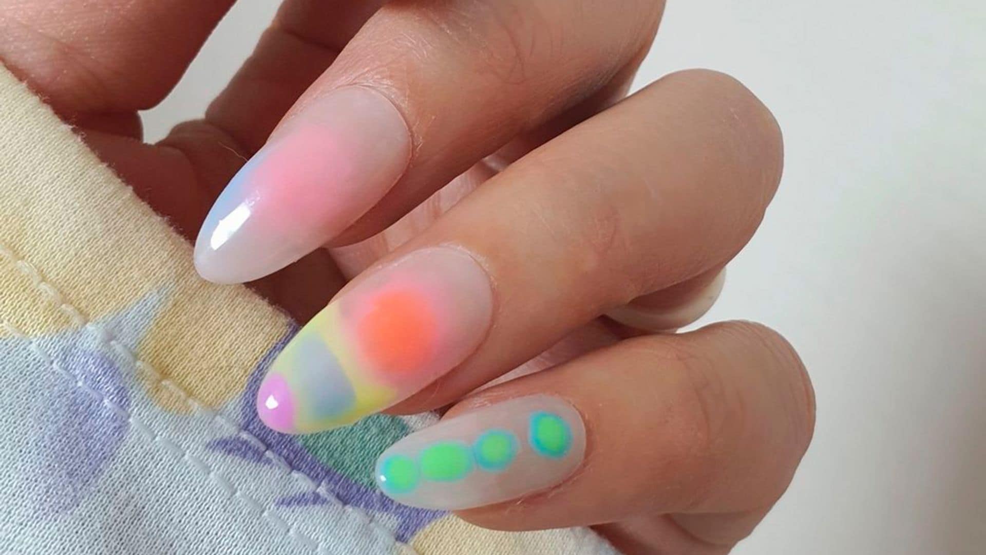 La manicura que está arrasando entre las coreanas se llama 'jelly nails'