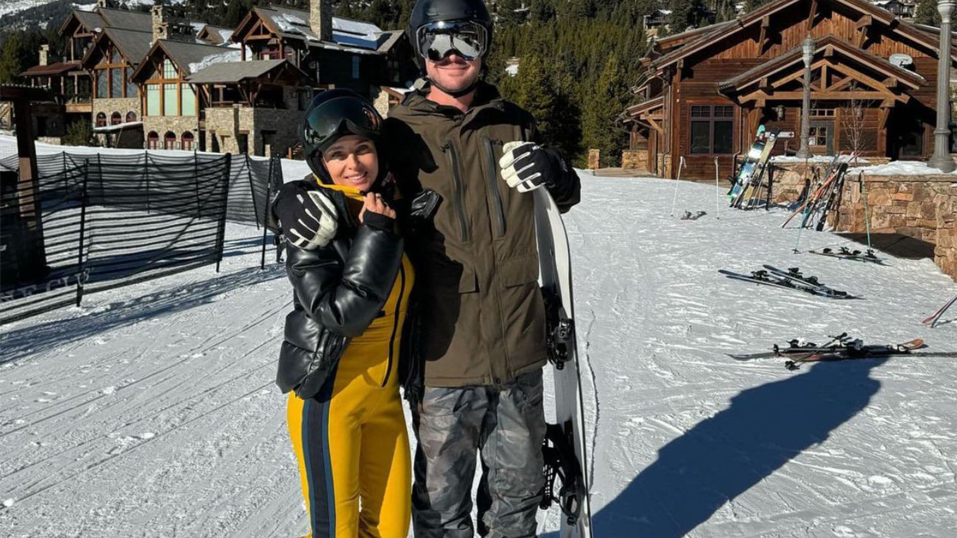 Elsa Pataky y Chris Hemsworth comienzan el año muy románticos, en la nieve y presumiendo de hijos