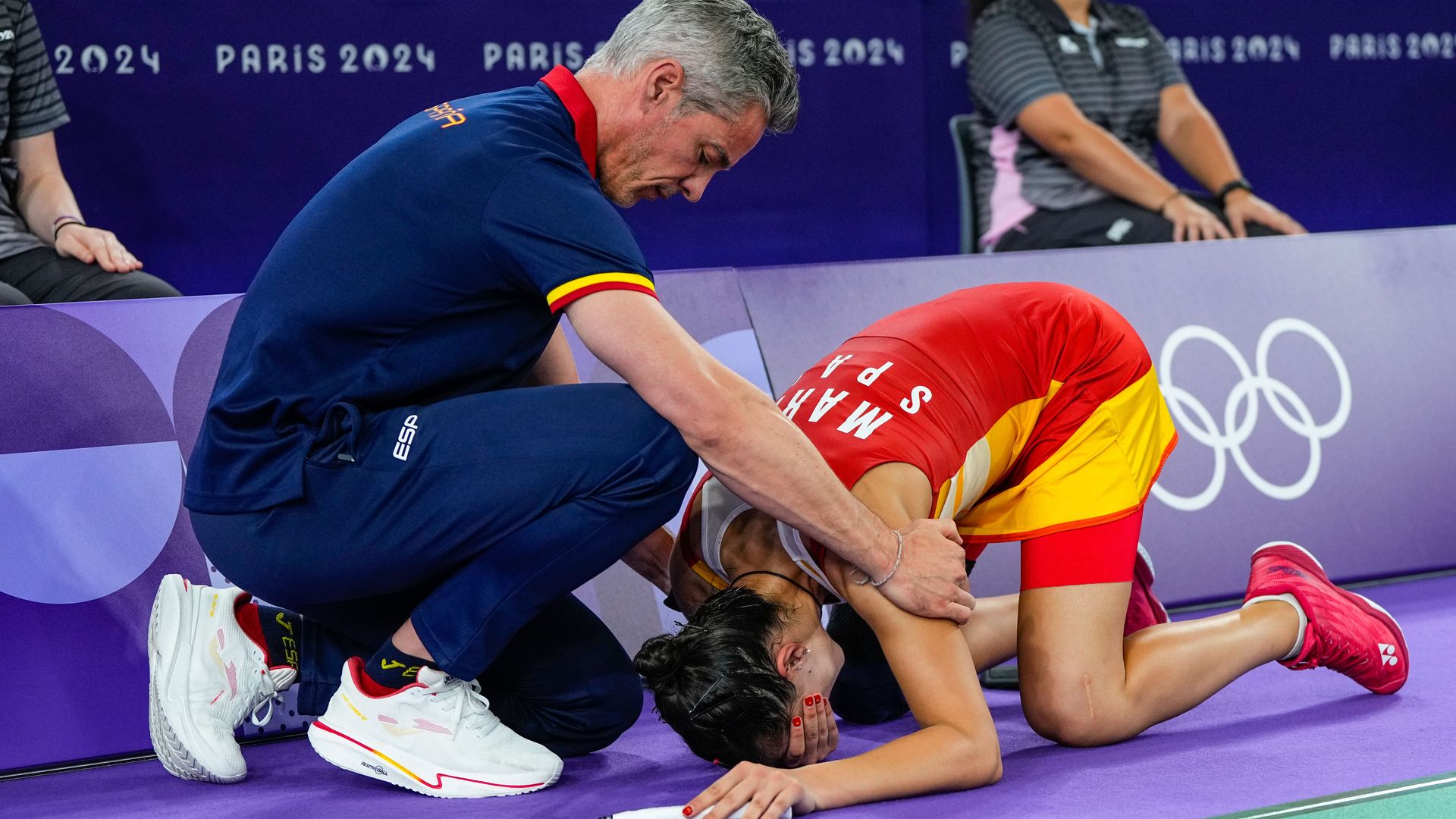 Las lágrimas de Carolina Marín al lesionarse en la semifinal de los Juegos Olímpicos: 'Me he roto'