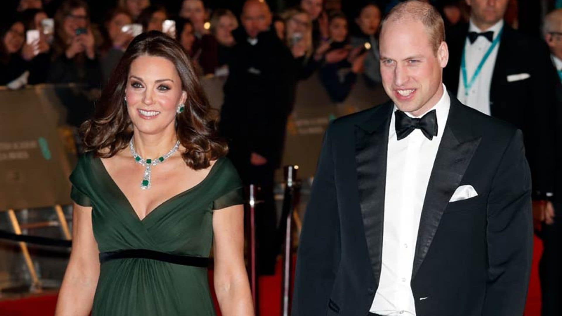 El embarazo de la Duquesa de Cambridge brilla en la alfombra roja de los Bafta