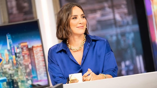 Tamara Falcó con traje azul de Zara