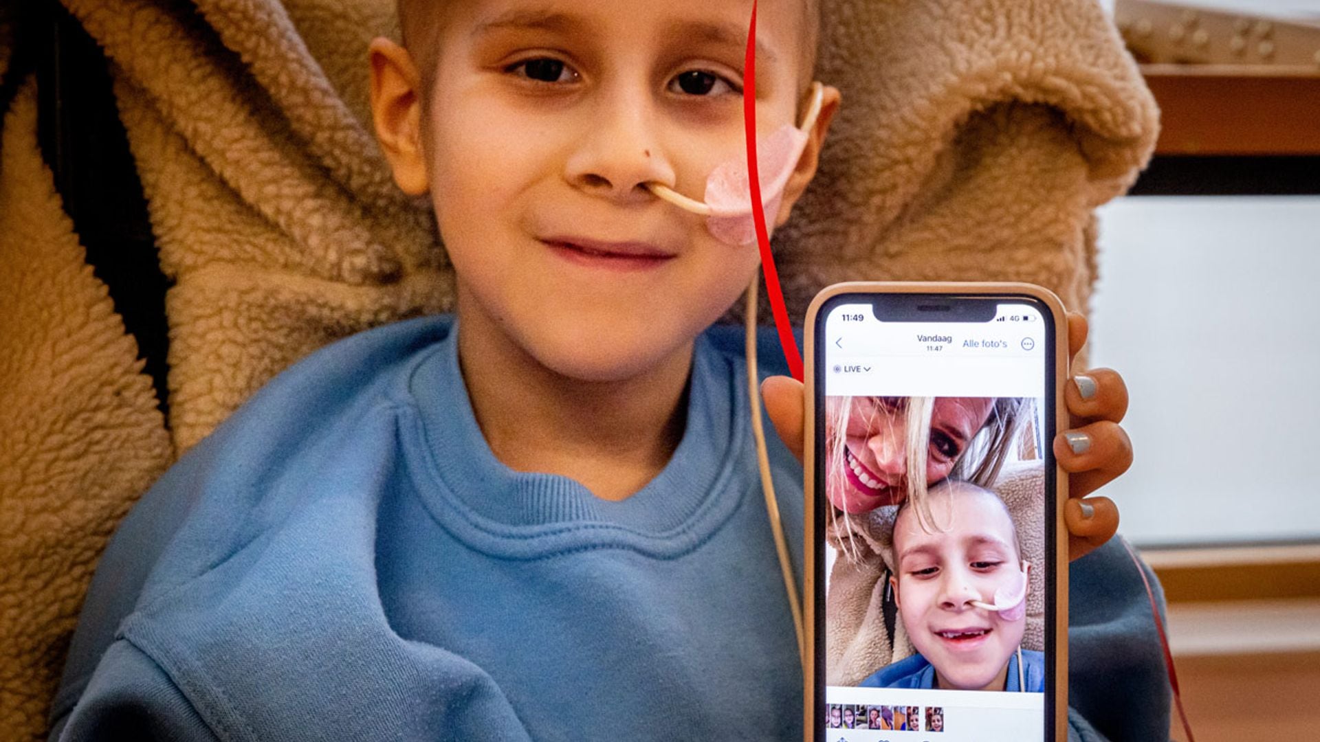 La visita de la reina Máxima a un hospital oncológico con 'selfie' incluido