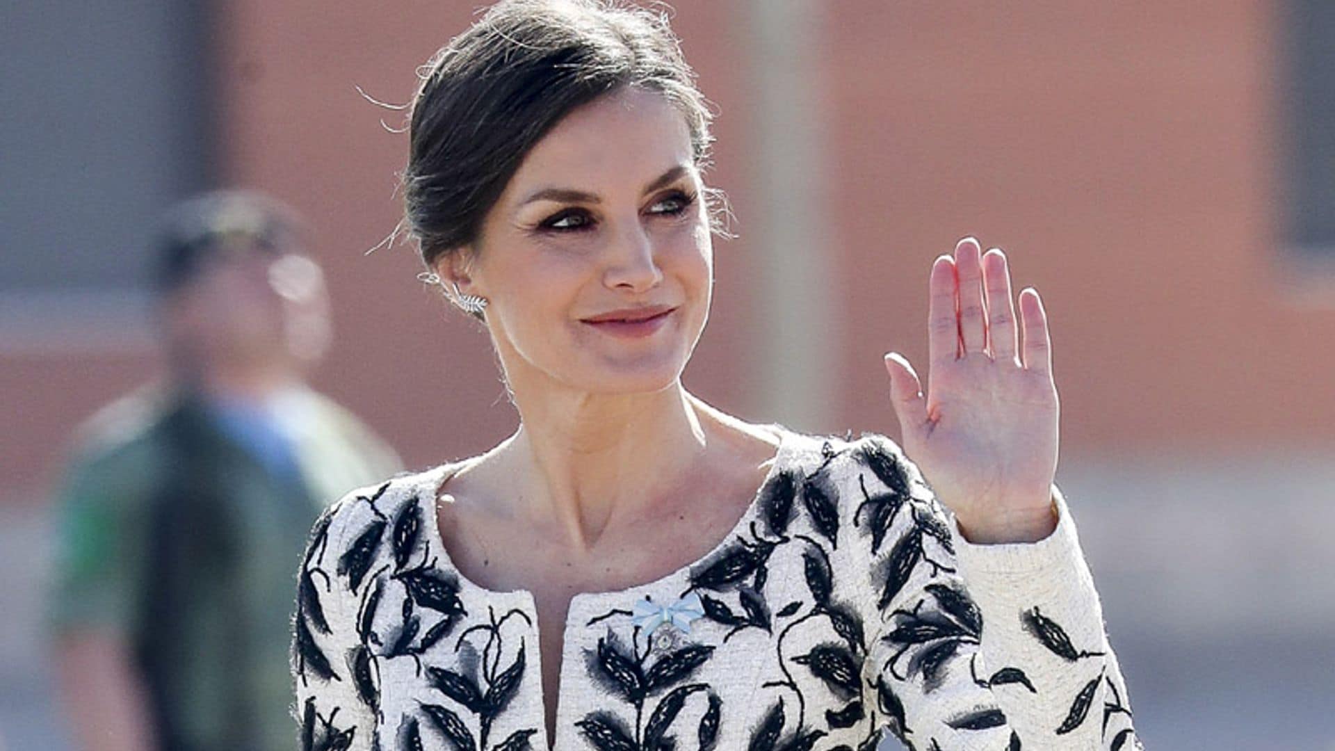 Doña Letizia y el polémico abrigo que recicla una vez al año