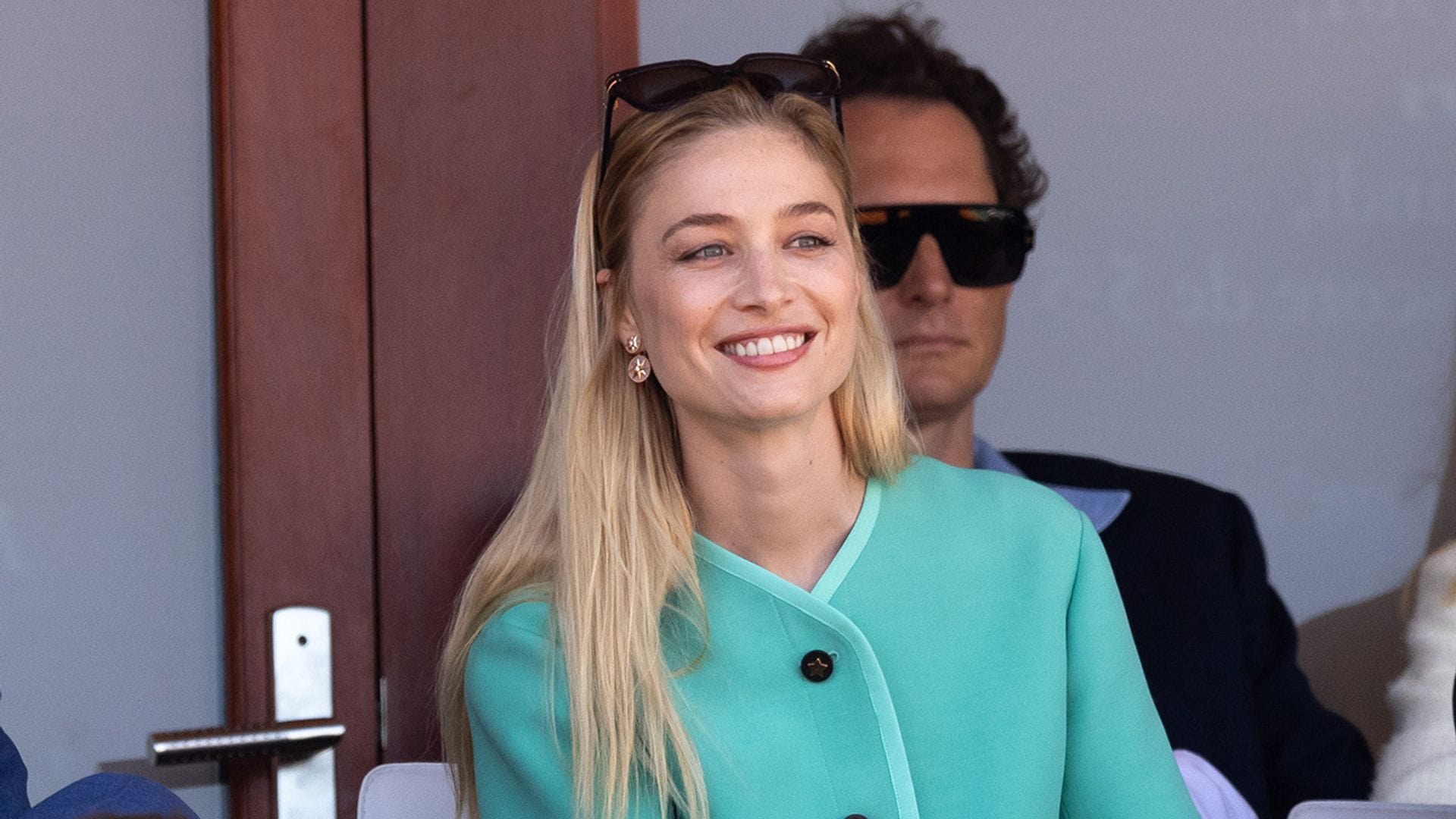 Nuestro flechazo FASHION de la primavera es Beatrice Borromeo con este look turquesa 💙