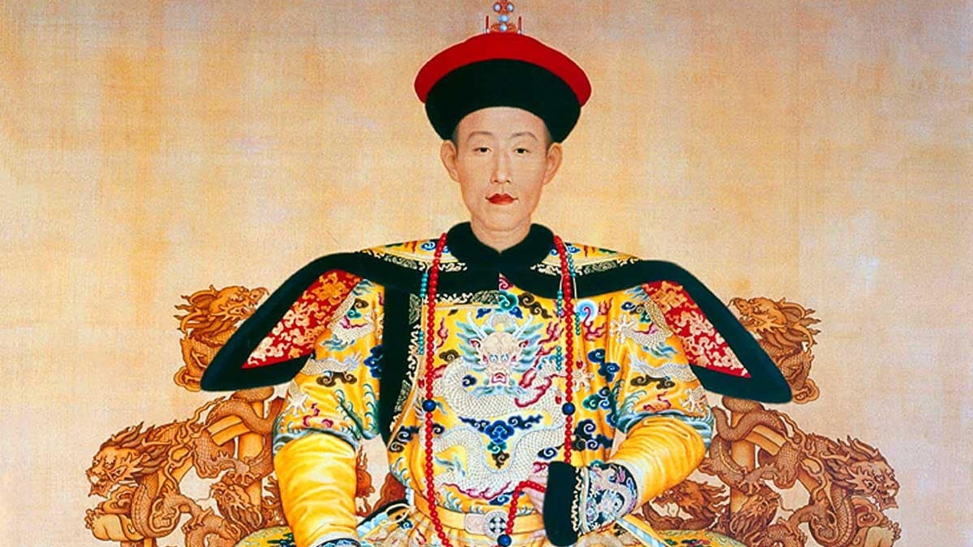 El jarrón de la dinastía Qing que estuvo guardado en una cocina durante décadas fue subastado por casi 30 millones