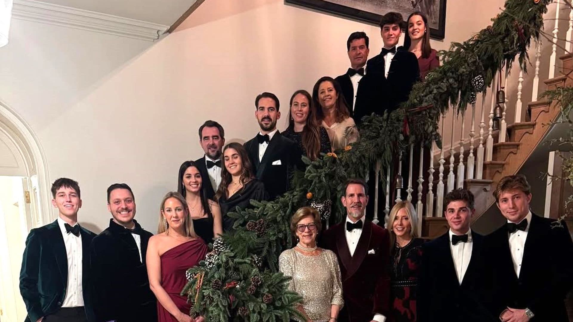 El espectacular posado de la Familia Real griega al completo, reunida por Navidad