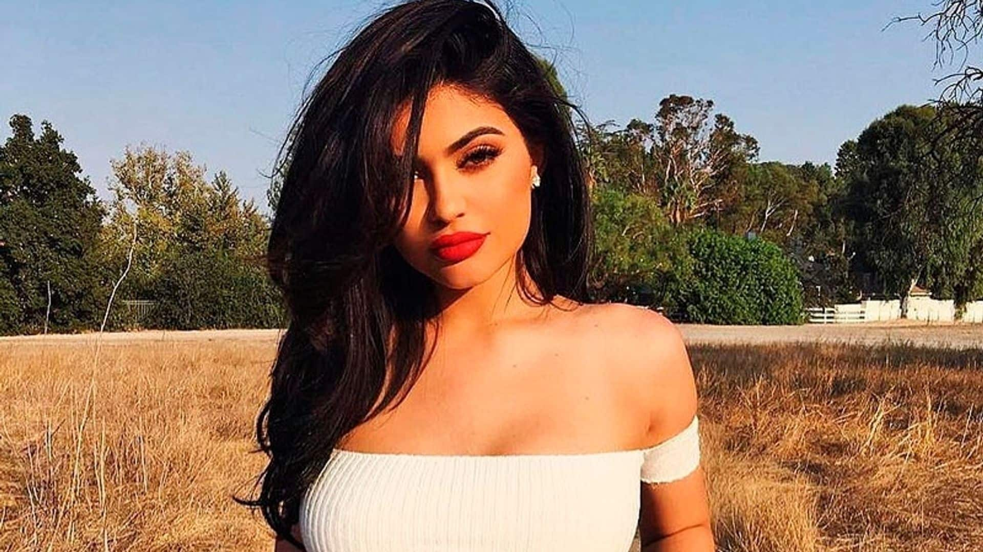 ¡Paso a paso! Así fue cómo Kylie Jenner regresó a los labios voluminosos