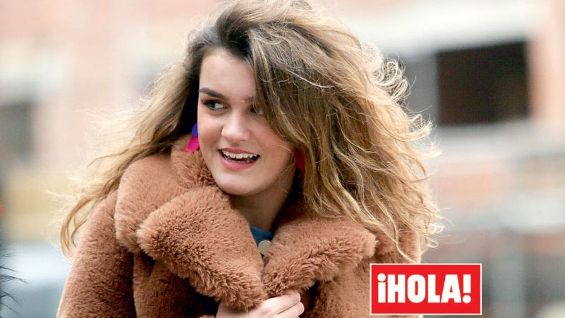 En ¡HOLA!, Amaia, de OT, vuelve a casa convertida en una estrella