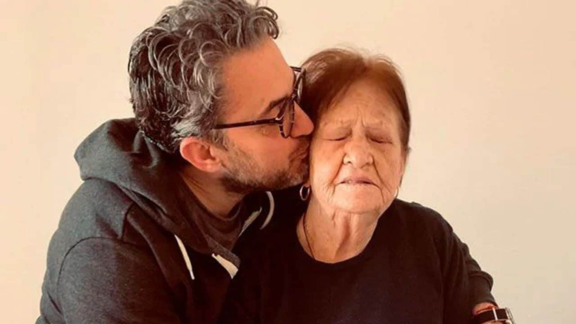 Máximo Huerta logra por fin comunicarse con su familia tras estar incomunicado tres días junto a su madre por la DANA