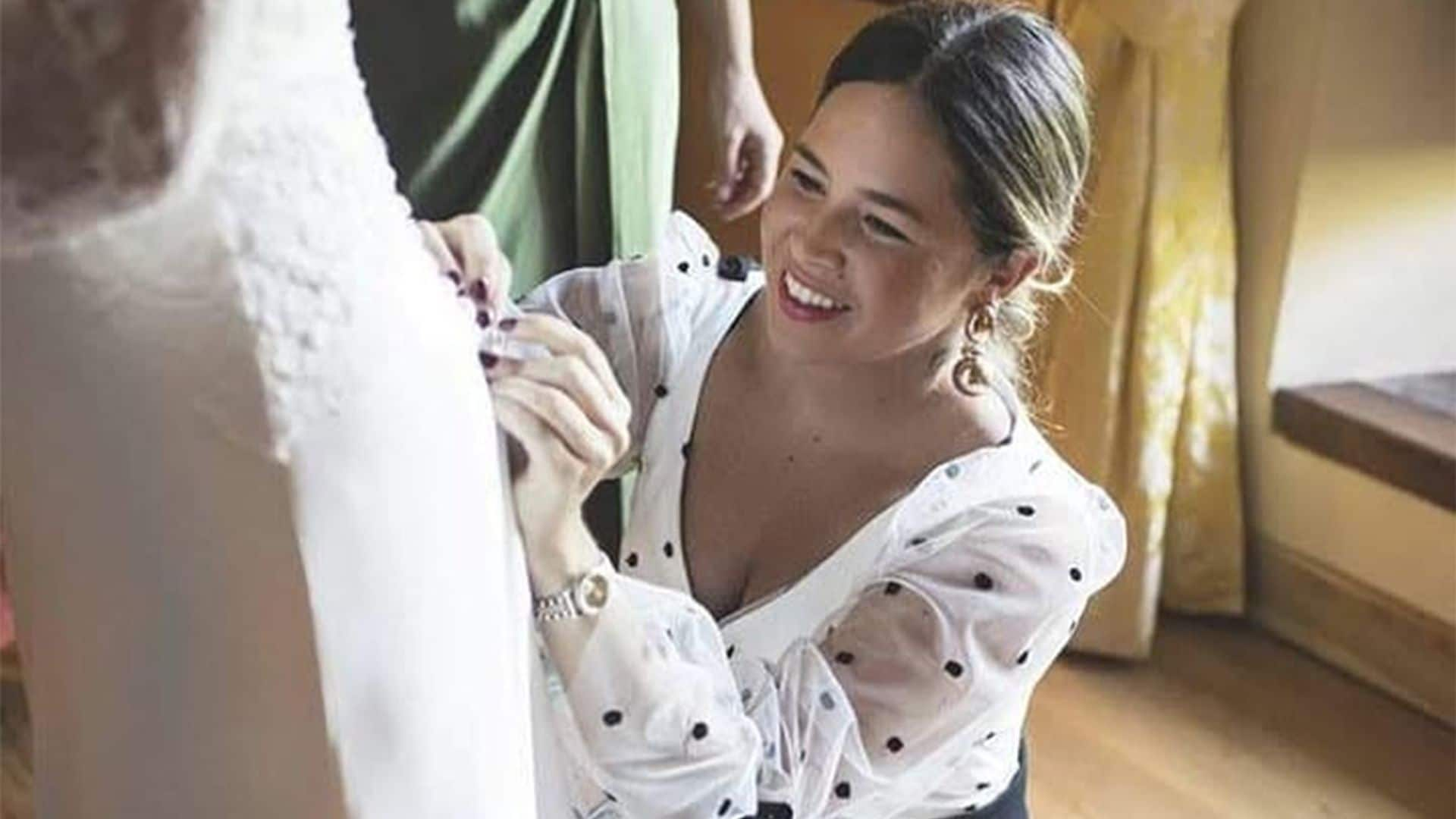 Hablamos con María Baraza, la diseñadora española tras el éxito de los vestidos de novia convertibles