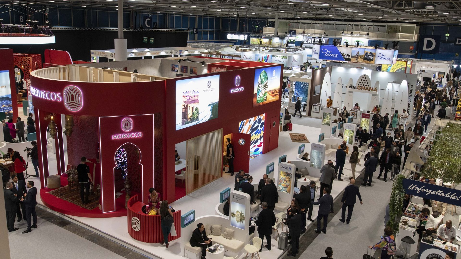 Ambiente de FITUR Feria de Turismo en Madrid IFEMA