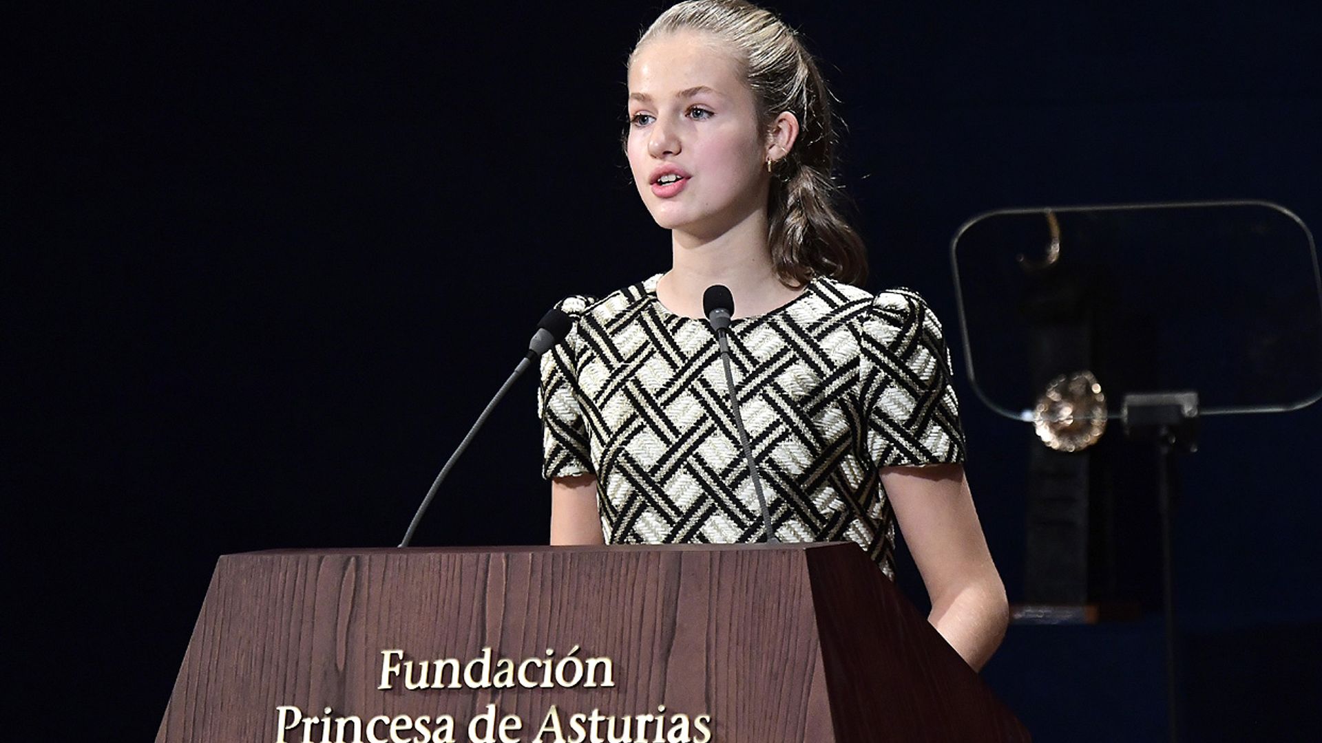 La princesa Leonor: 'Vuelvo pronto a mis estudios con el recuerdo de una nueva entrega de premios que nos emociona y nos conmueve'