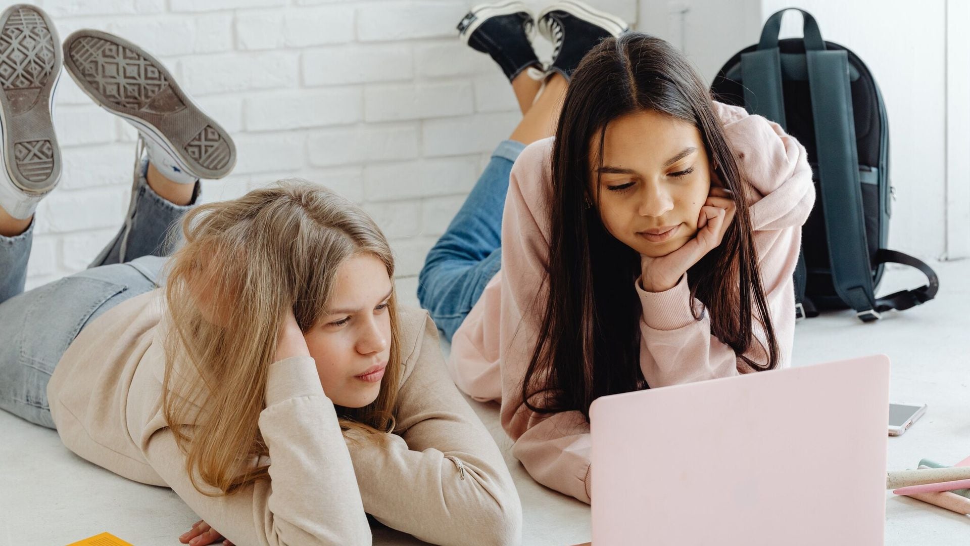 adolescentes con ordenador