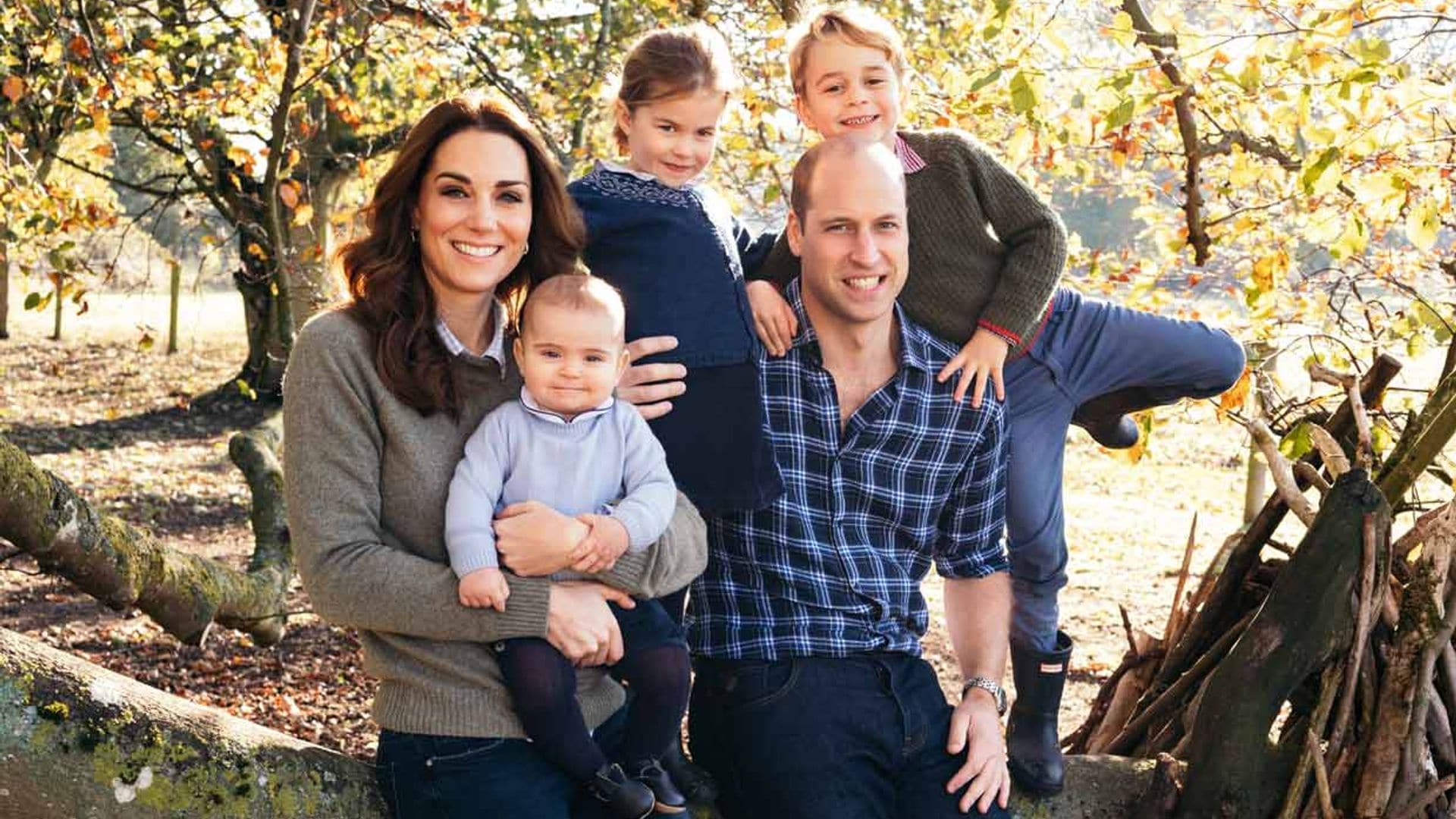 George, Charlotte y Louis de Cambridge hacen un 'cameo' en la última campaña de sus padres