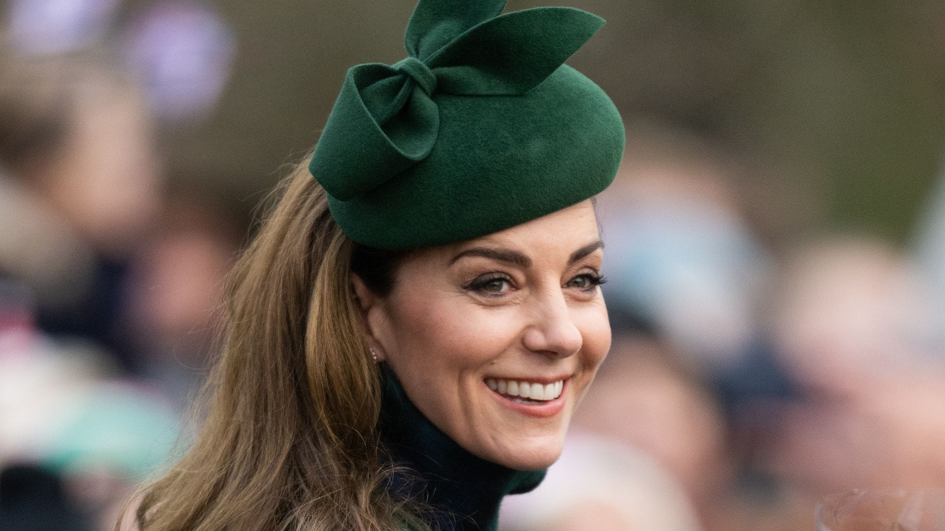 Casquetes: el tocado para invitadas y madrinas que fascina a Kate Middleton