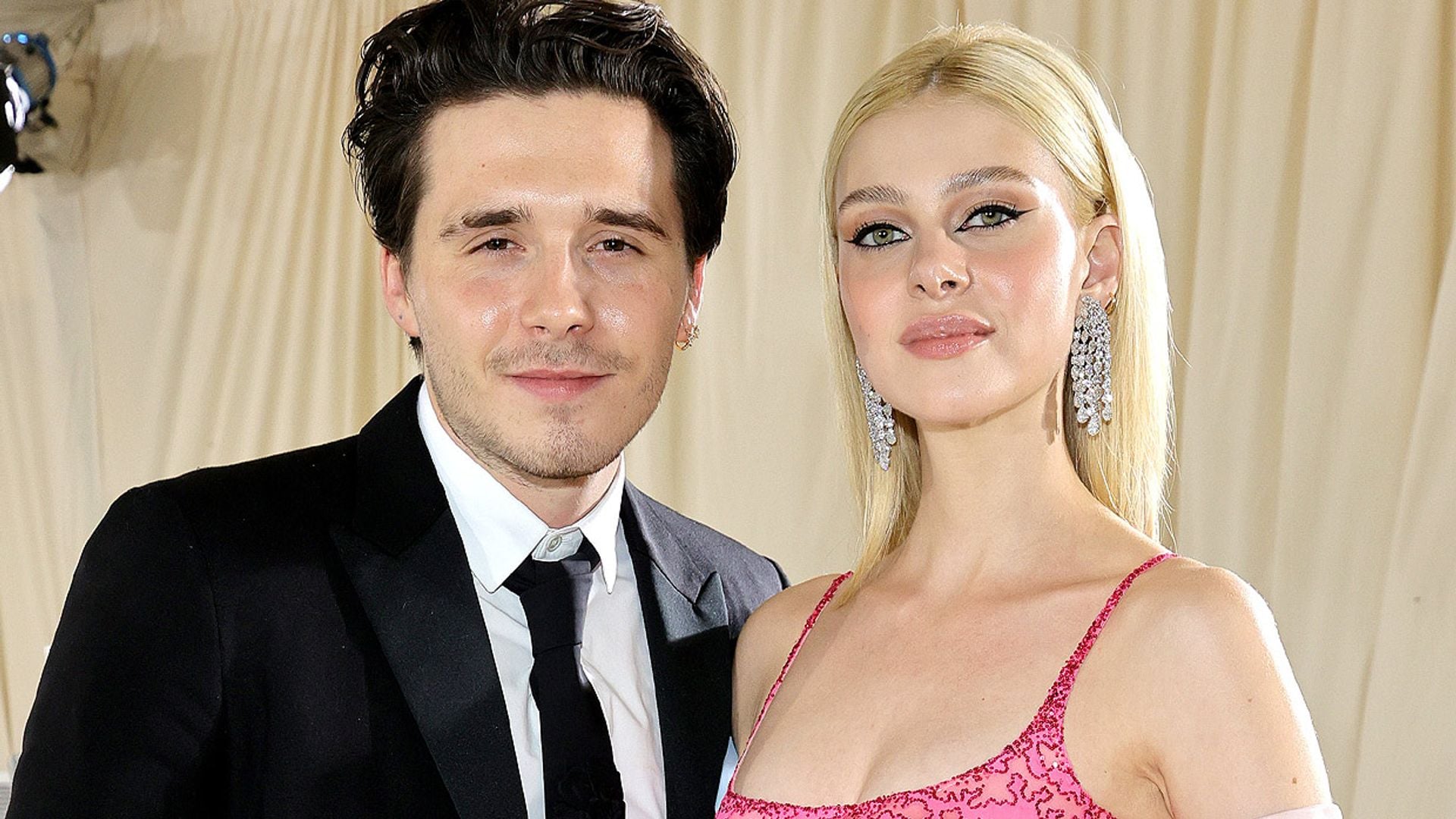 Brooklyn Beckham y Nicola Peltz se dan el 'sí, quiero' en una impresionante ceremonia frente al mar