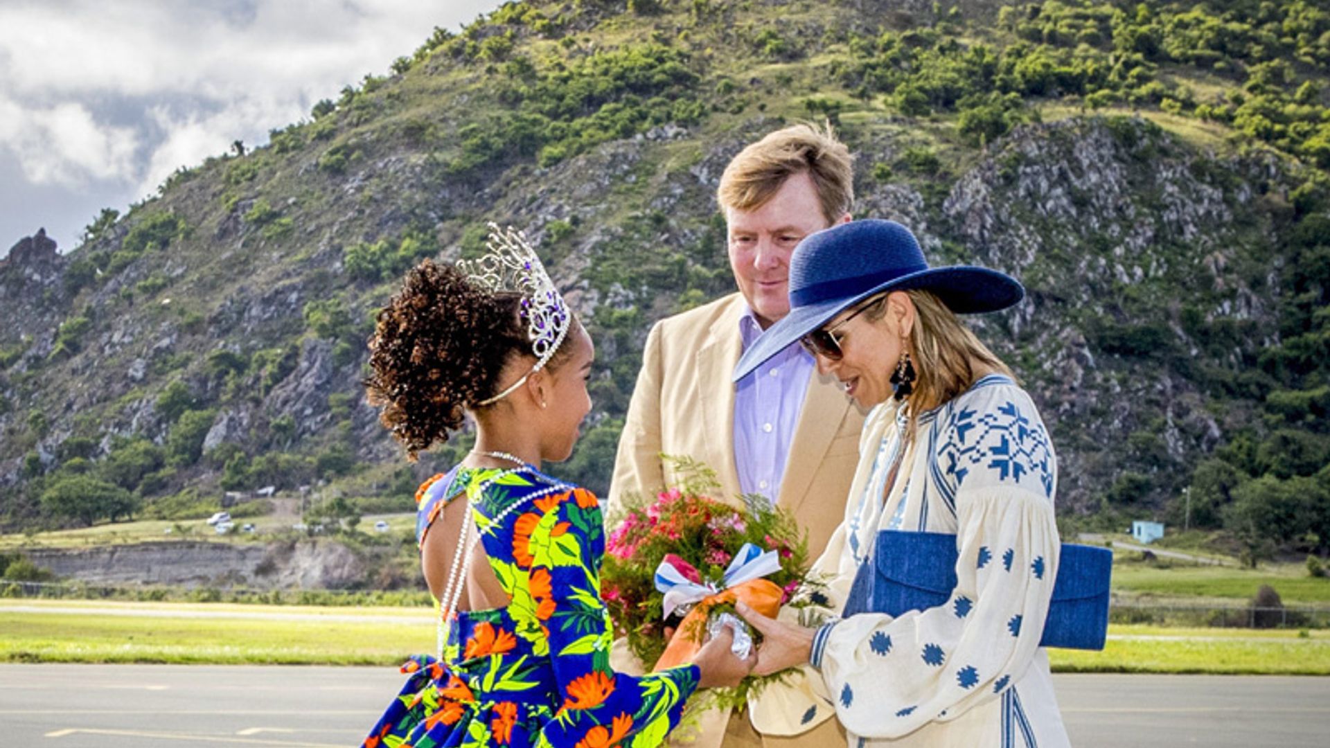 Los Reyes de Holanda visitan el Caribe Neerlandés tras el paso del huracán Irma