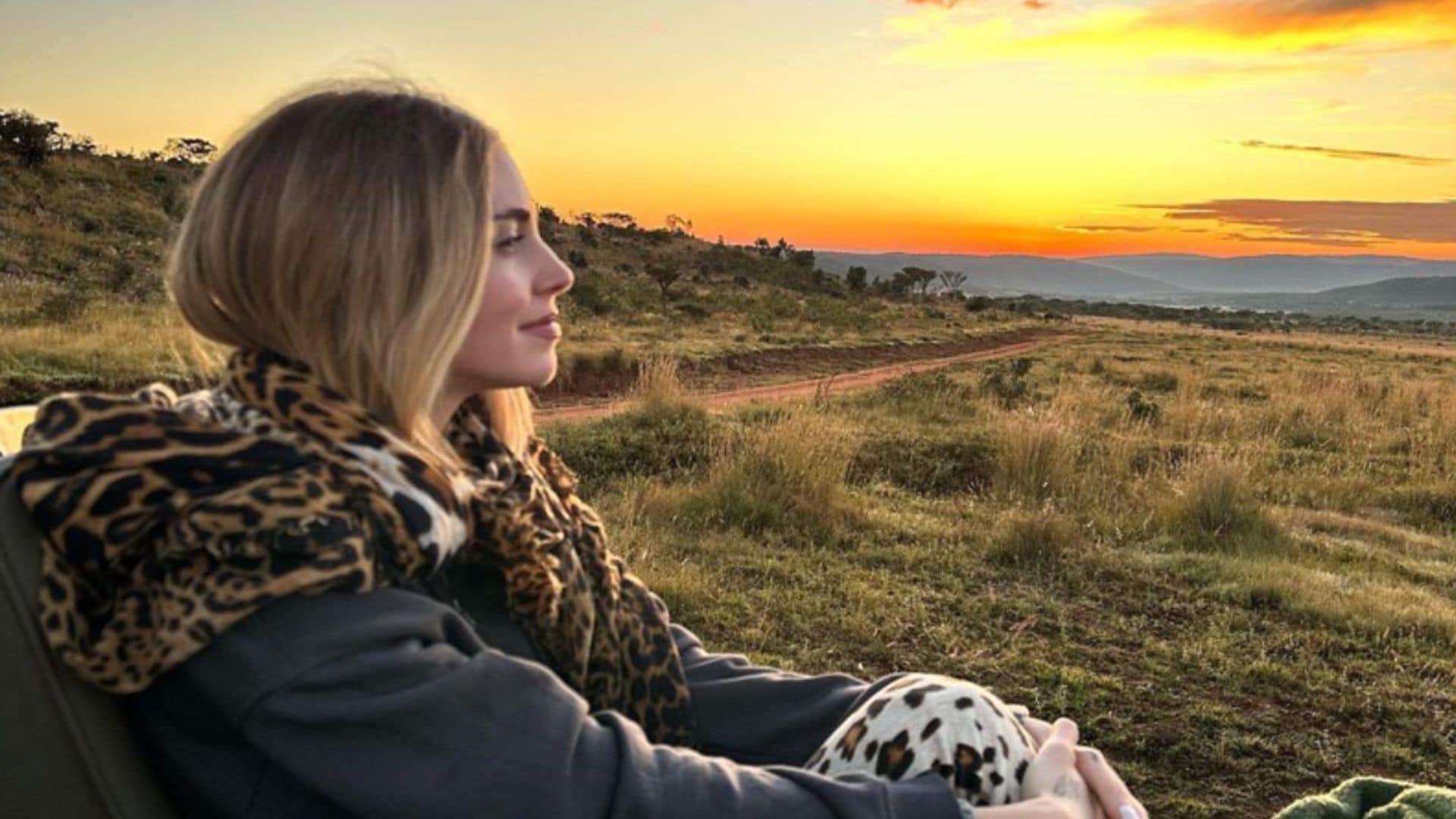 Si creías haberlo visto todo... ¡mira a Chiara Ferragni en una piscina con un elefante en pleno safari!