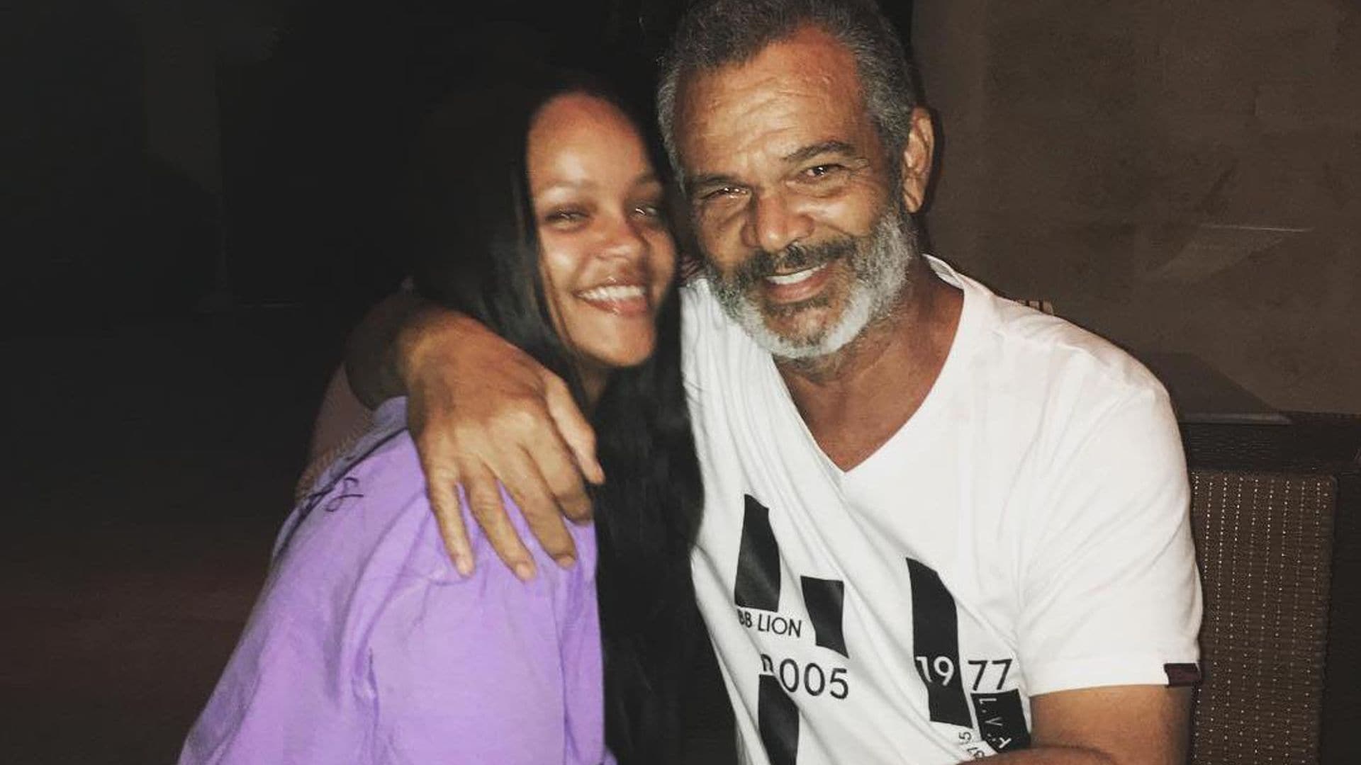 Papá de Rihanna da positivo para COVID-19 y ella no repara en gastos para verlo sano