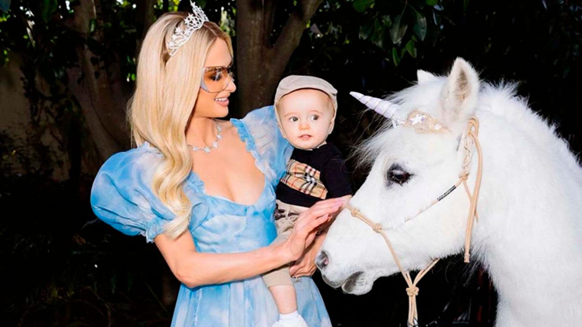 Paris Hilton celebra el primer cumple de su hijo con una espectacular fiesta ¡con unicornio incluido!