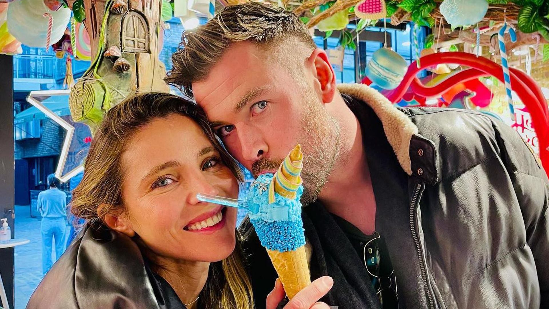 Chris Hemsworth celebra sus 39 años con un original pastel hecho por sus hijos