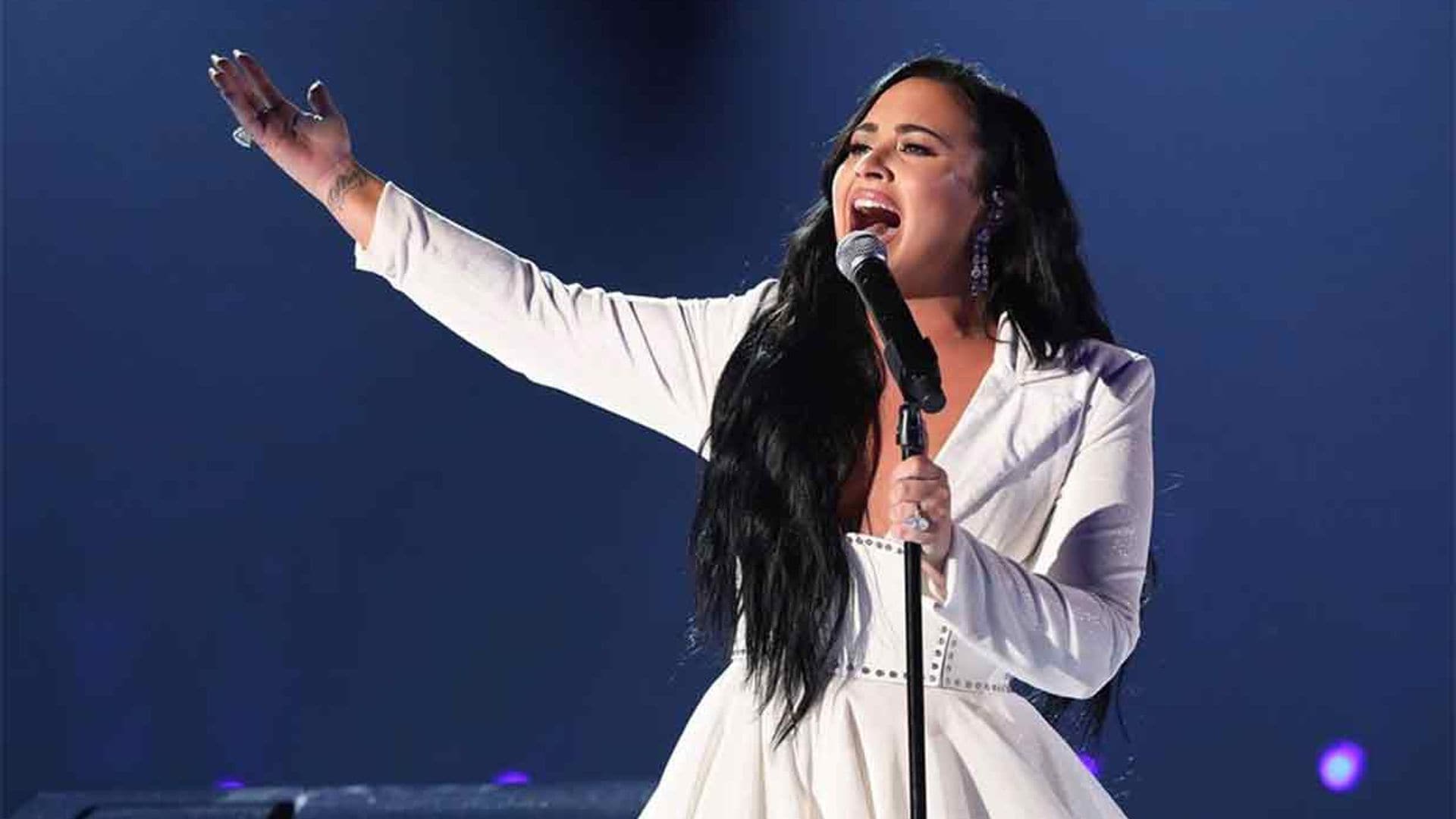 Demi Lovato regresa a los escenarios cantando el tema que compuso antes de su grave problema de salud