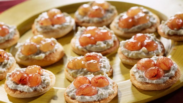 canapes uvas age