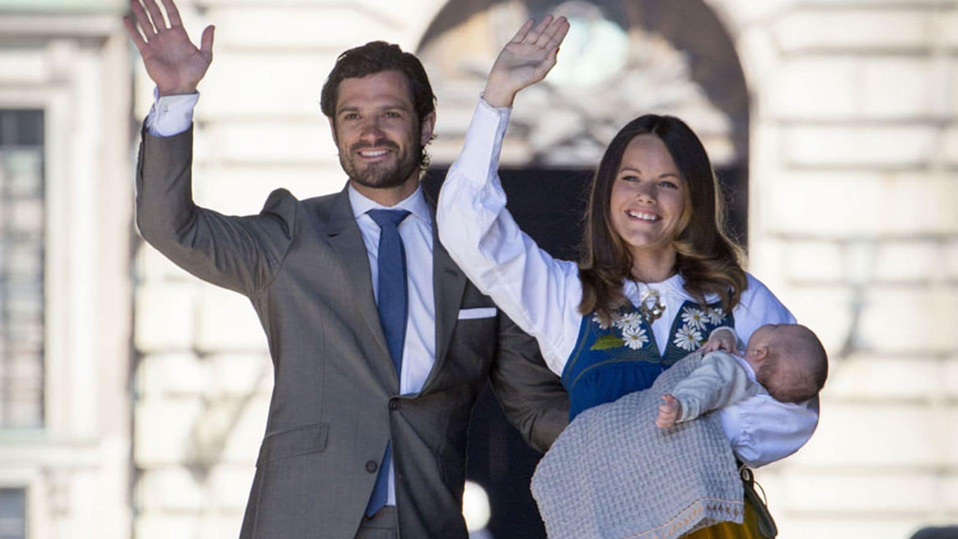 Las sorpresas del Día Nacional de Suecia: Alexander hace su primera aparición oficial y Estelle y Oscar posan juntos para la ocasión