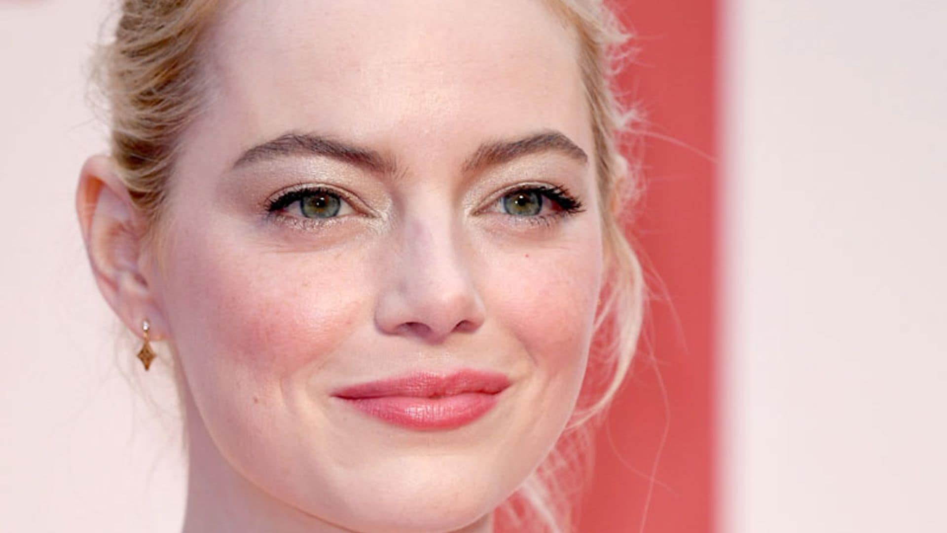 Cinco lecciones de belleza que hemos aprendido de Emma Stone