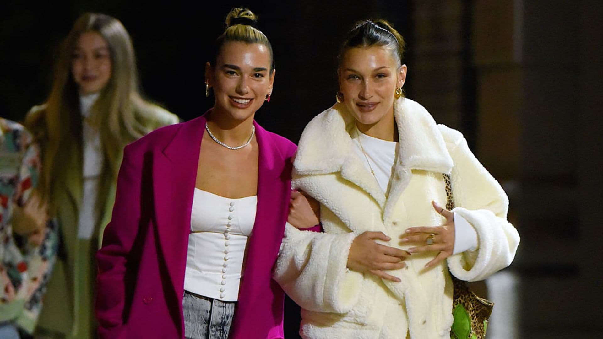 Las hermanas Hadid se derriten en halagos para felicitar a Dua Lipa por su 25 cumpleaños