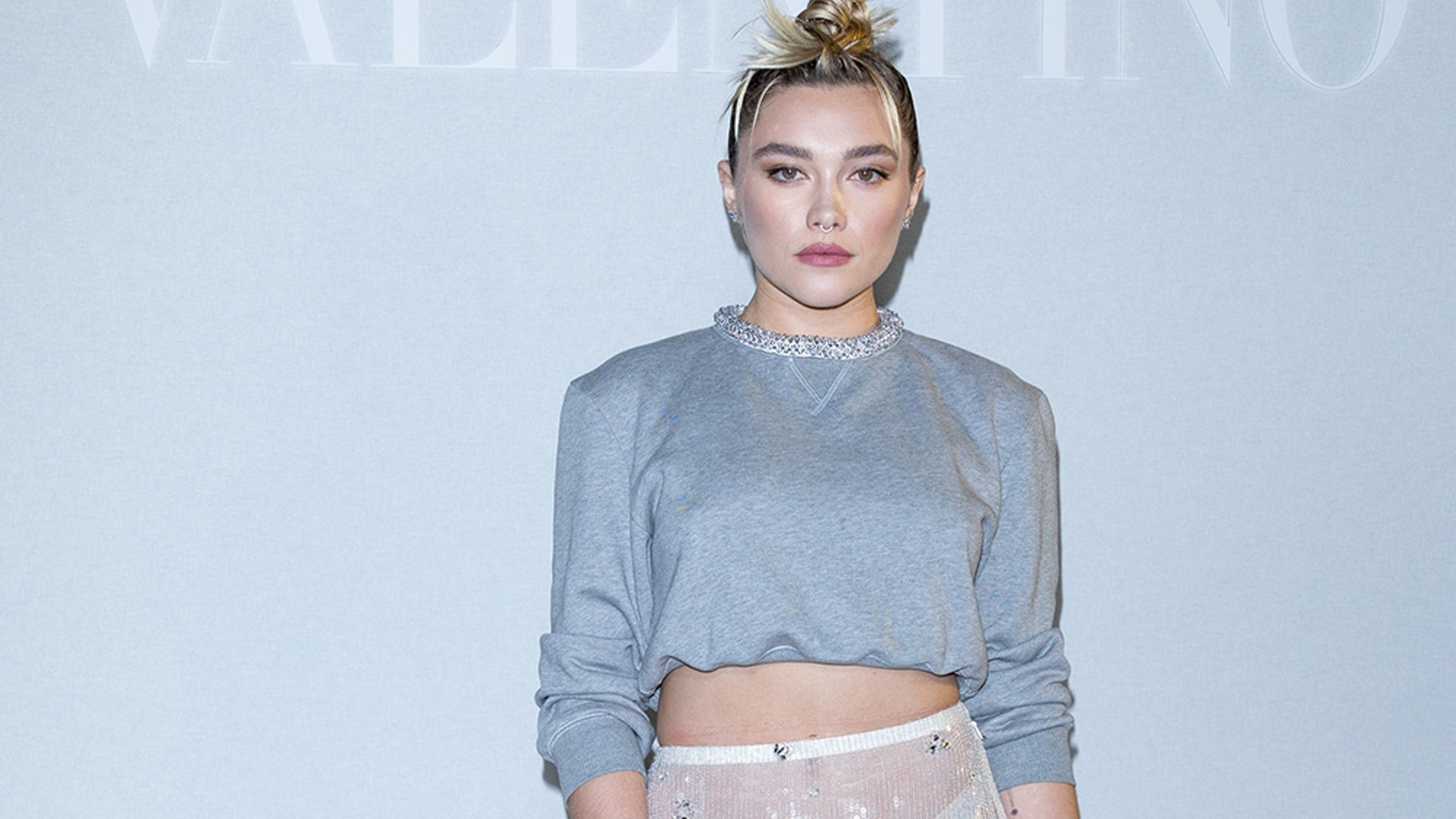 Florence Pugh se marca un Rosalía en París con la tendencia más atrevida del momento