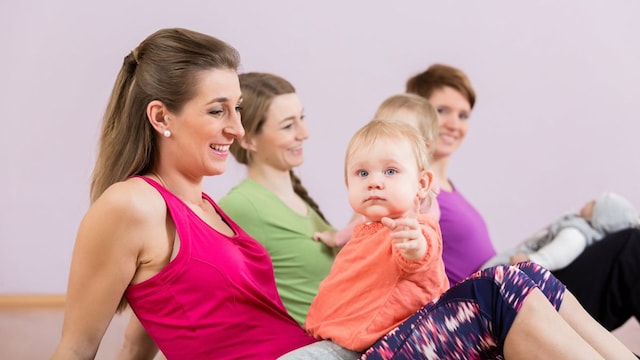 cursos postparto para apoyar a las madres durante la lactancia 