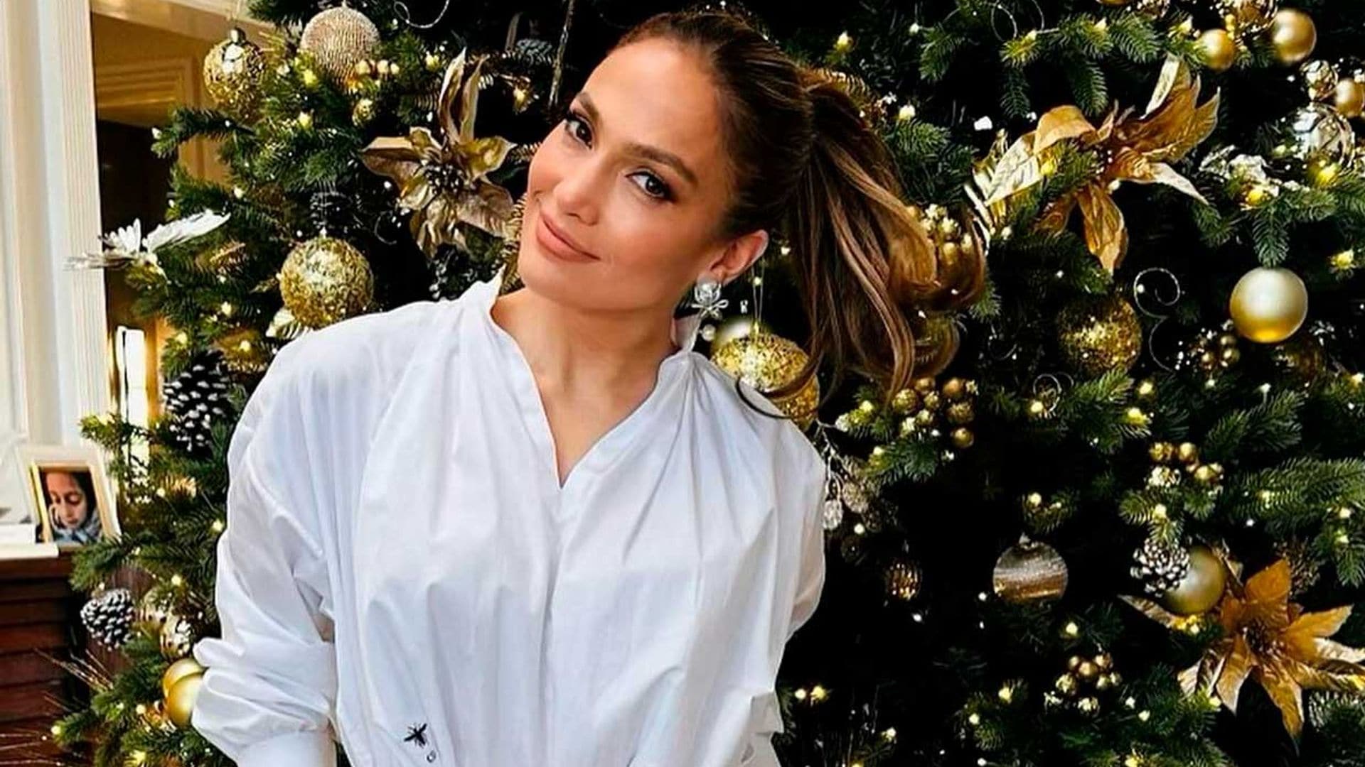 La 'clean girl' de Jennifer Lopez y otras coletas elegantes para estar perfecta estas fiestas