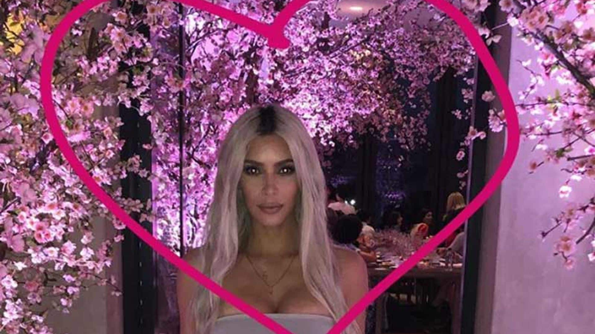 ¿Espera una niña? Kim Kardashian da algunas pistas en su 'baby shower'