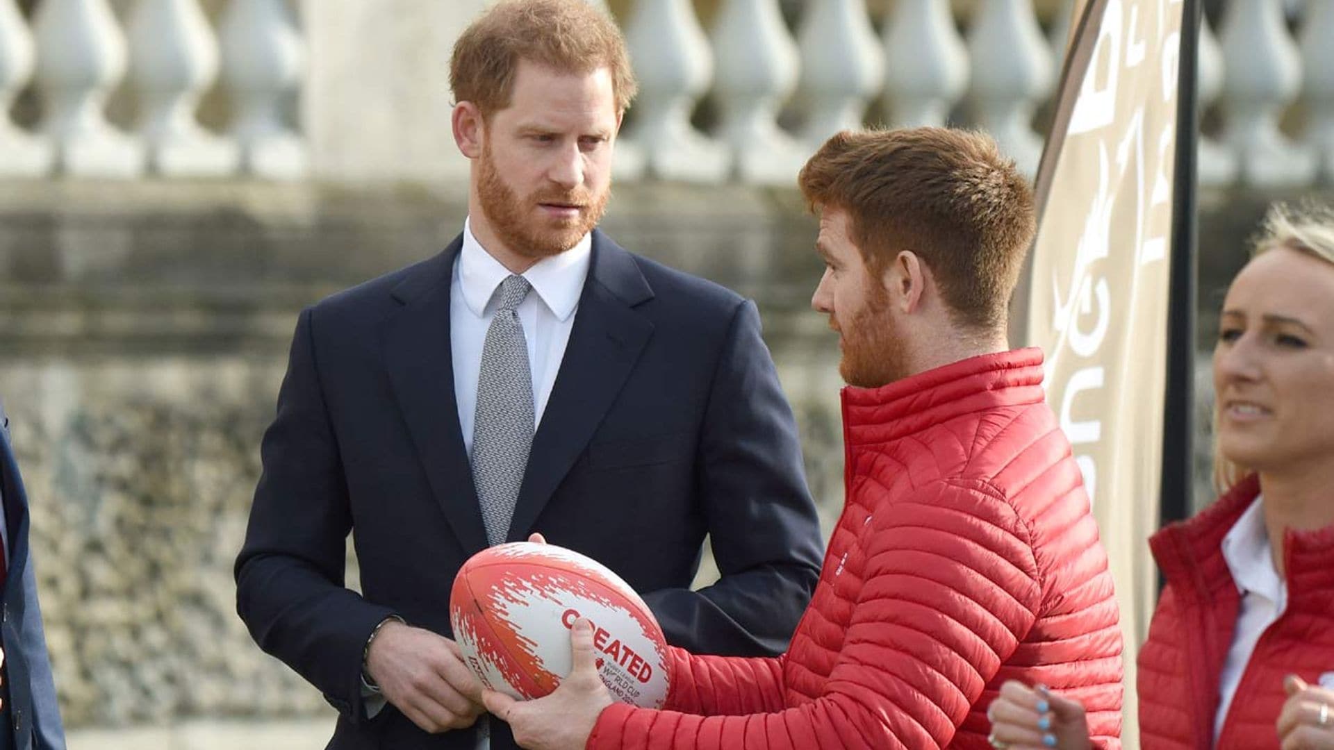 Sin Meghan y en Buckingham, Harry aparece en público tras el tsunami provocado por su decisión