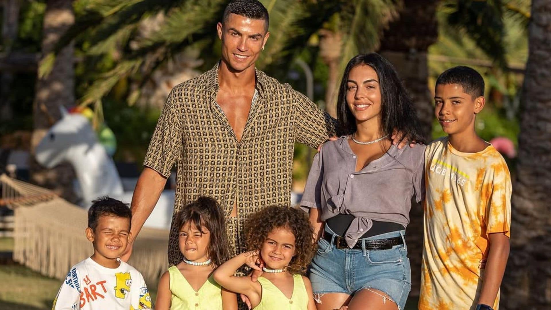 Así fue el encuentro de los hijos de Cristiano Ronaldo y Georgina Rodríguez con Santa Claus