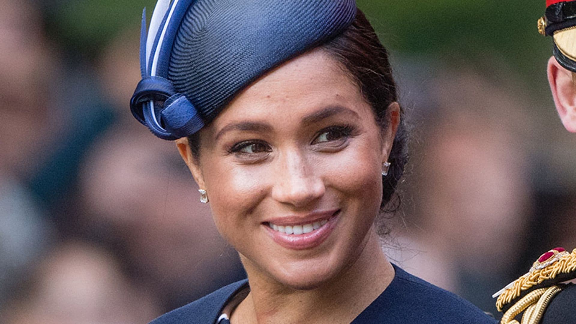 Se cumple un año de la reaparición más esperada de Meghan y en duelo de estilo con Kate