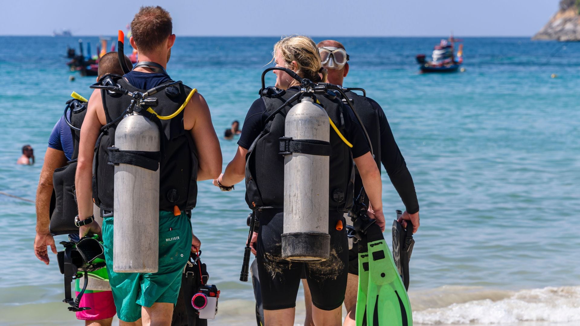 Submarinistas en Kata Beach, Phuket, Tailandia