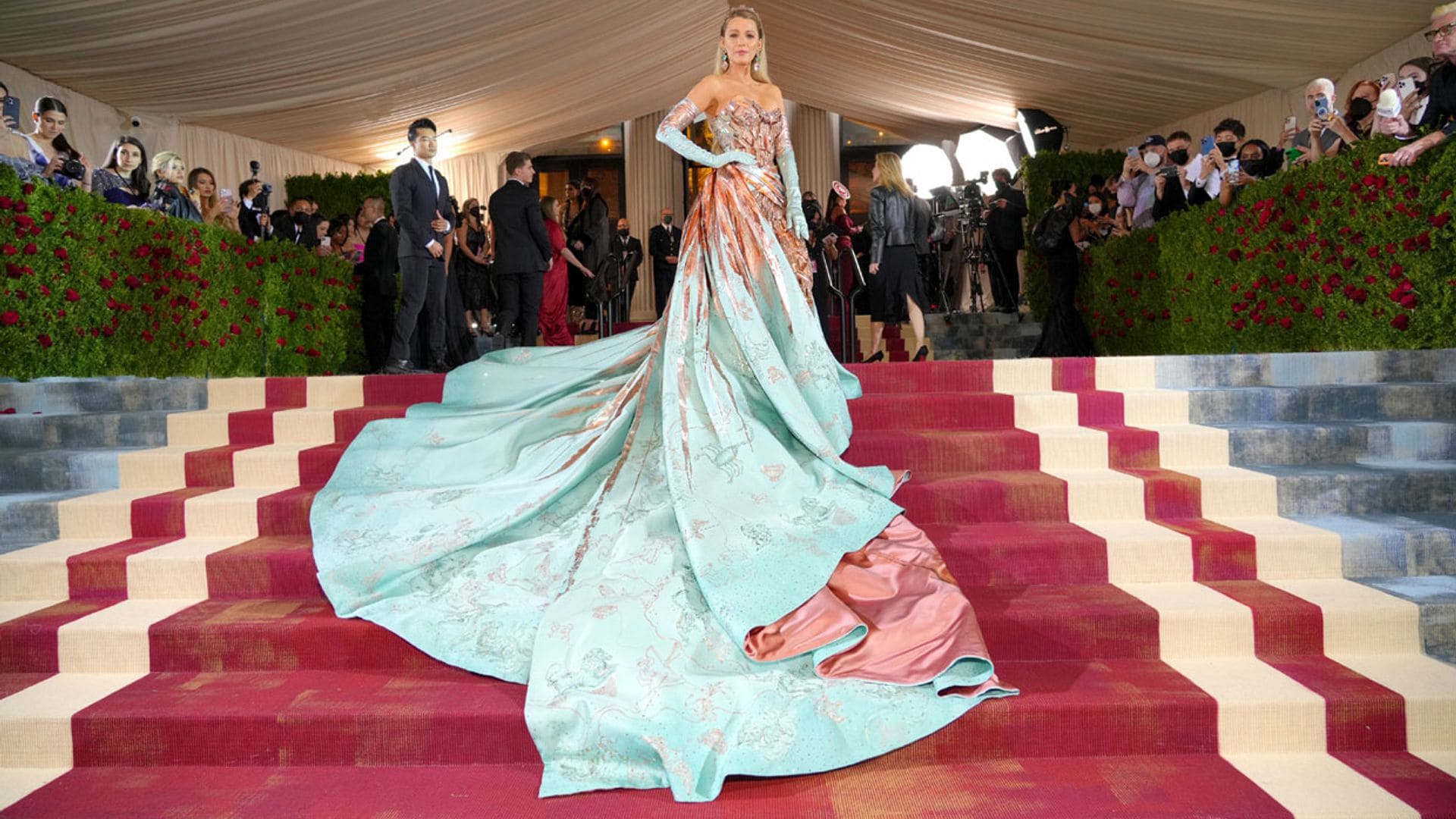 Blake Lively confiesa el homenaje a 'Gossip Girl' con su vestidazo de la gala MET