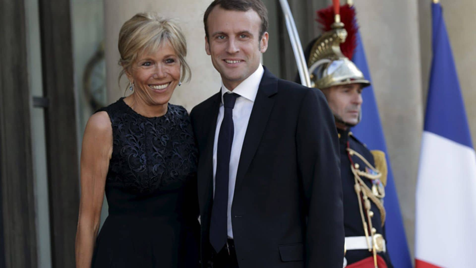 Emmanuel Macron, candidato al Elíseo y protagonista de la historia de amor de la que todos hablan