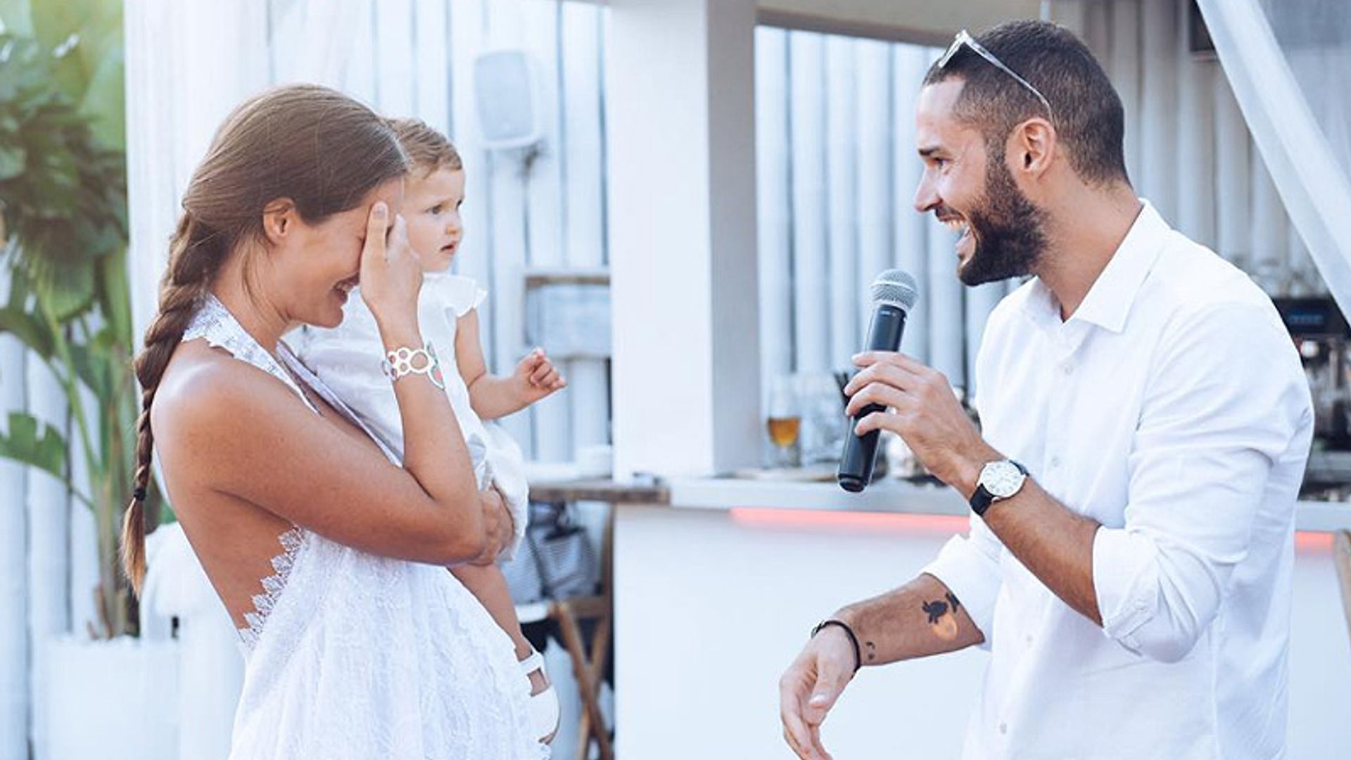 Las preciosas fotos de la boda con la que Mario Suárez sorprendió a Malena Costa