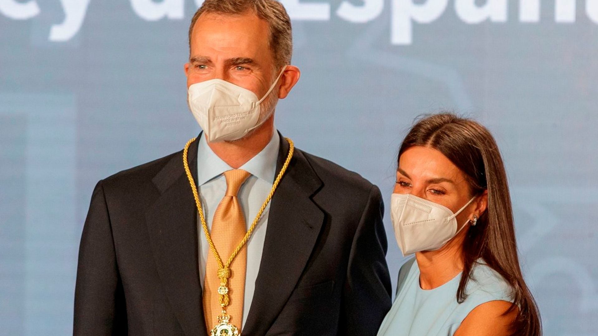 El doble premio del Rey el abrazo más cariñoso de la reina tras recibir la primera medalla de honor de Andalucía