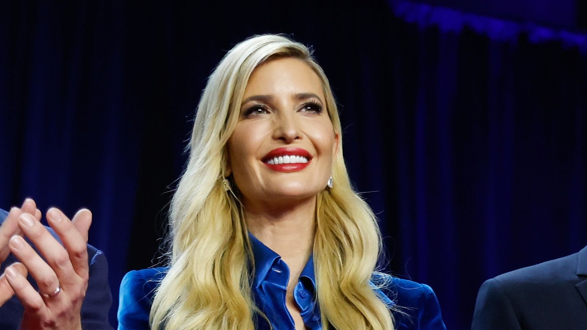 Ivanka Trump reaparece junto a su padre en el discurso de la victoria