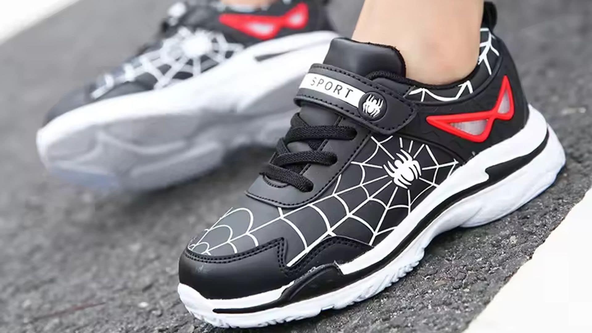 Las zapatillas de Spiderman que arrasarán entre los niños en esta vuelta al cole están ahora a un 50%