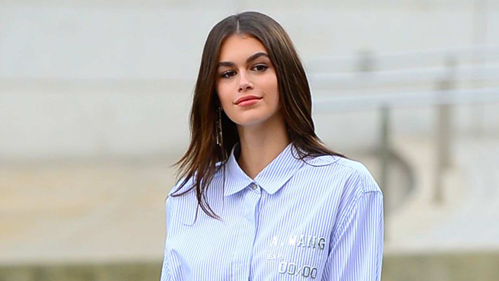 Si tienes poco tiempo y tu pelo es fino, este truco de Kaia Gerber es para ti