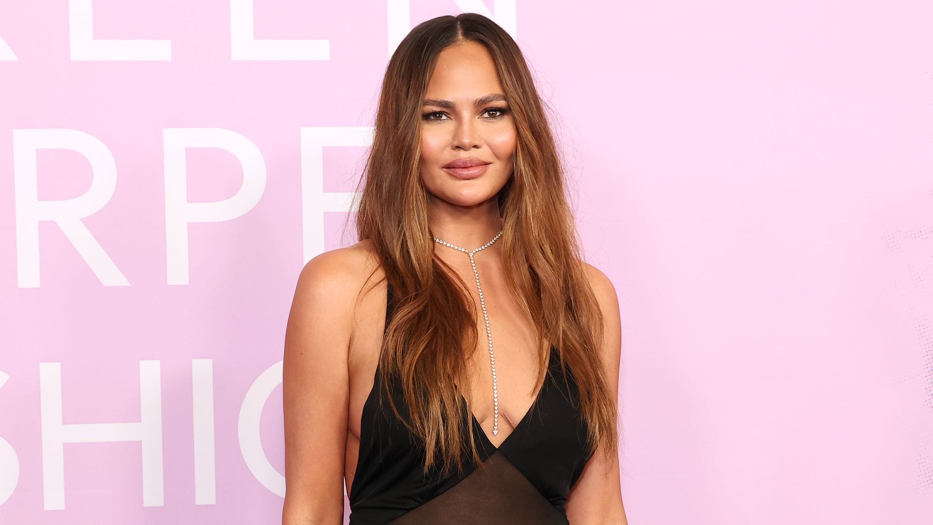 Chrissy Teigen reflexiona sobre la condición de su hijo: 'Somos afortunados de tener tanta ayuda'