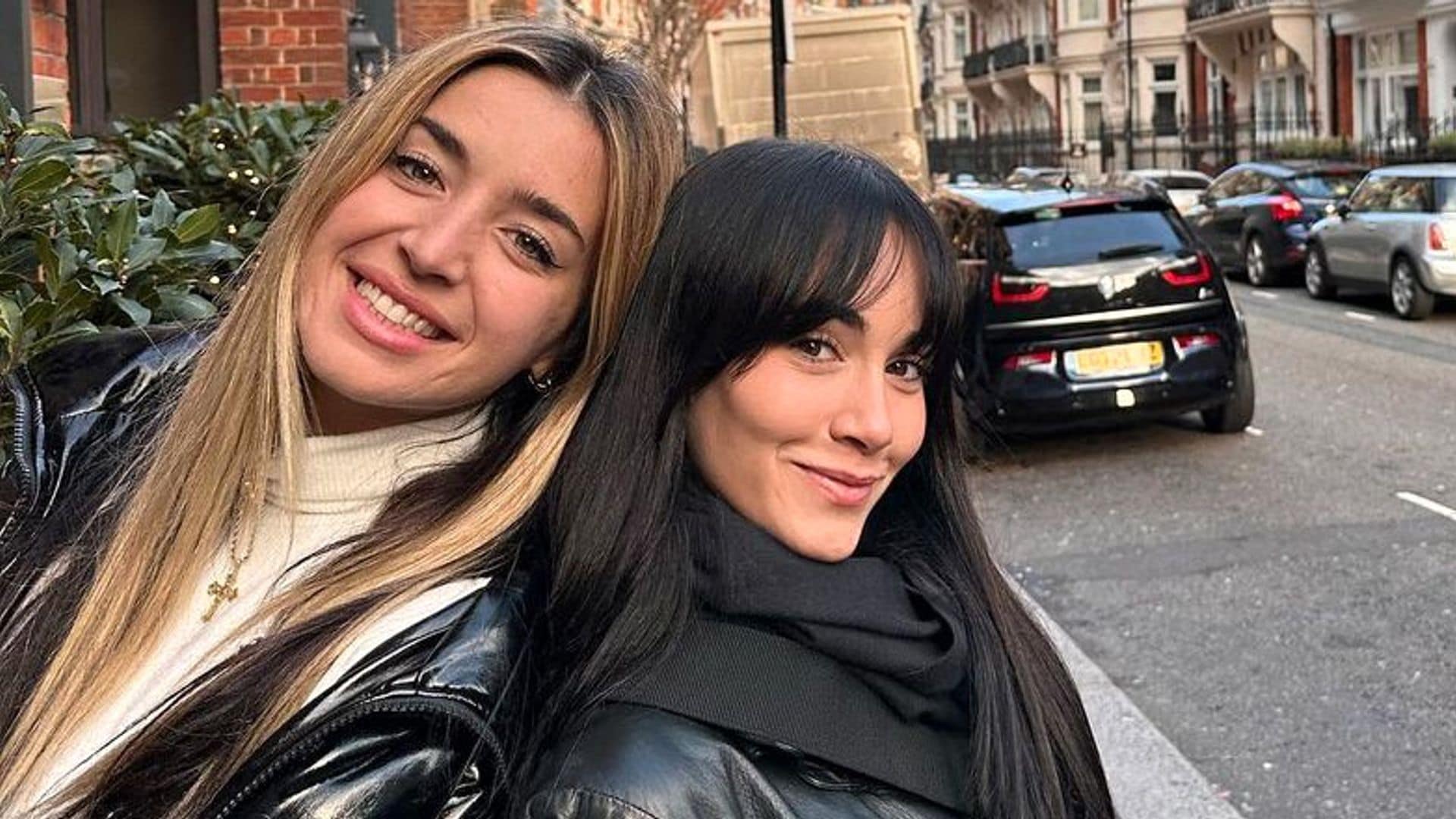 El reencuentro de Aitana y Lola Índigo en el Bernabéu desata la euforia de los fans de OT